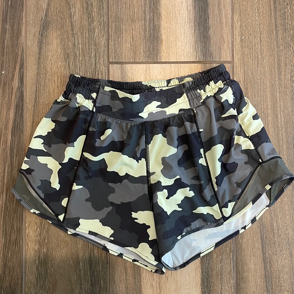 Lululemon Hotty Hot High Rise Size 6